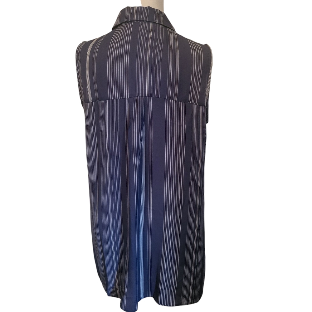C Sleeveless Top Blue sz M - Picture 2 of 4